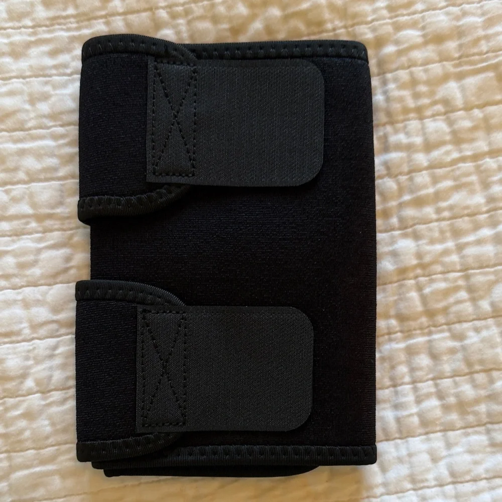 ✅Men’s or Women’s thigh brace with VELCRO closure. Adult LARGE